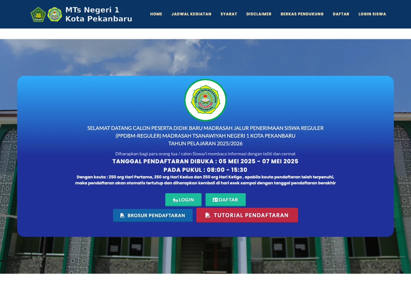PPDB MTSN 1 public homepage with the school identity, registration period, login and registration actions, and downloadable guidance.